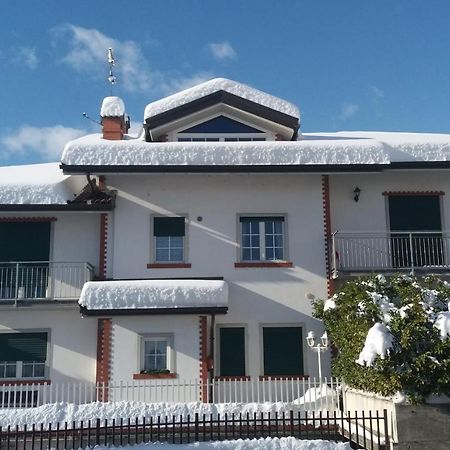 Villa Mafi Нюс Екстер'єр фото